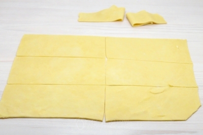 Разрезать на прямоугольники.