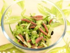 Салат из листьев салата