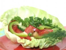 Овощной салат в капусте