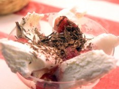 Мороженое с клубникой - рецепт