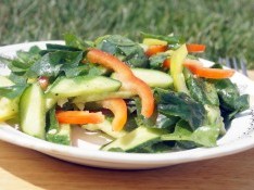 Овощной салат со щавелем