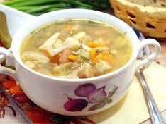Постный суп с фасолью и грибами