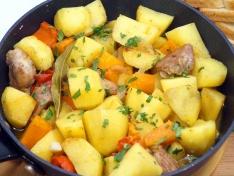 Жаркое из картофеля со свининой