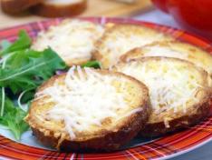 Гренки на завтрак с сыром