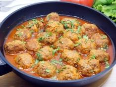 Фрикадельки из мясного фарша на сковороде