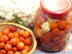 Цветная капуста с помидорами на зиму - рецепт