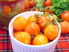 Маринованные помидоры черри с петрушкой - рецепт