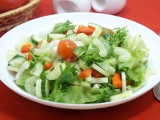 Овощной салат с сельдереем - рецепт