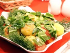 Салат из черемши с картофелем - рецепт