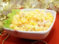 Салат с ананасами «Лис» - рецепт