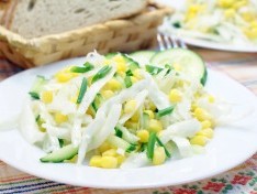 Салат с капустой и кукурузой - рецепт