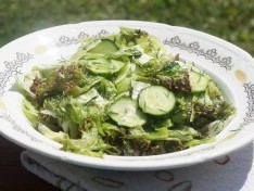 Салат с капустой и огурцом - рецепт
