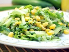 Салат с огурцом и кукурузой «Лаура» - рецепт