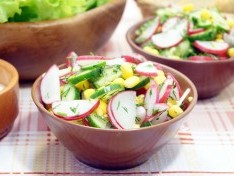 Салат с редисом и огурцом - рецепт