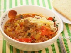 Спагетти с подливой из мяса и овощей - рецепт