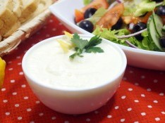 Сырный соус-заправка для салатов - рецепт