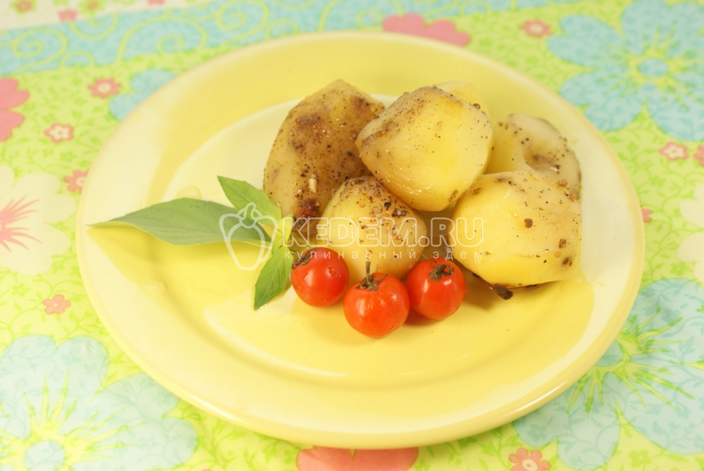Молодой картофель запеченный в фольге со специями