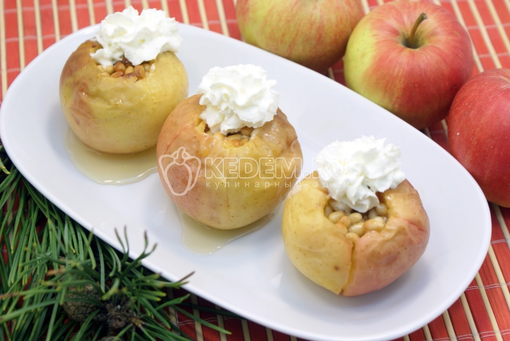 Яблоки запеченные в мультиварке с медом и орехами рецепт с фото