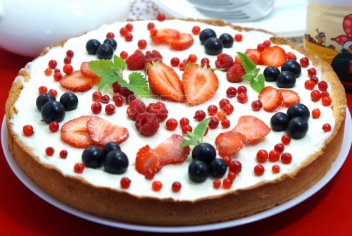 Песочный пирог с ягодами