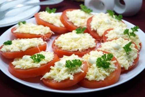 Помидоры с сыром и чесноком - Пошаговый рецепт с фото. Закуски. Закуски из  грибов и овощей
