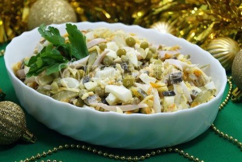 Салат с кальмарами Новогодние традиции