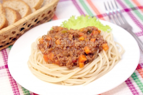 Спагетти с мясной подливой