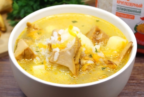 Суп с лисичками и рисом