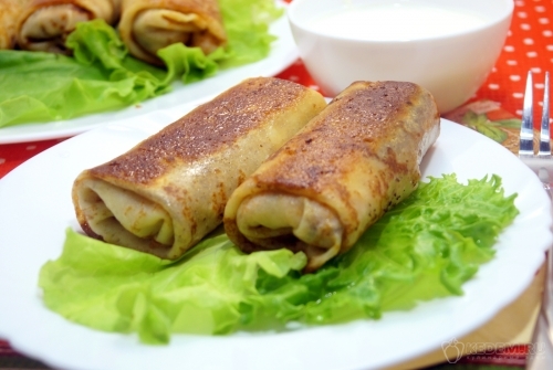 Фаршированные блины с колбасой и грибами
