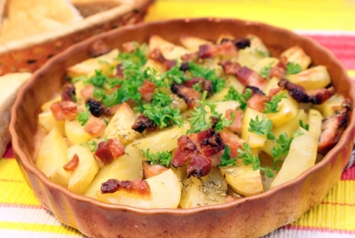 Картофель с копченой грудинкой