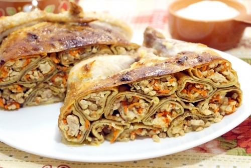 Курица фаршированная блинами