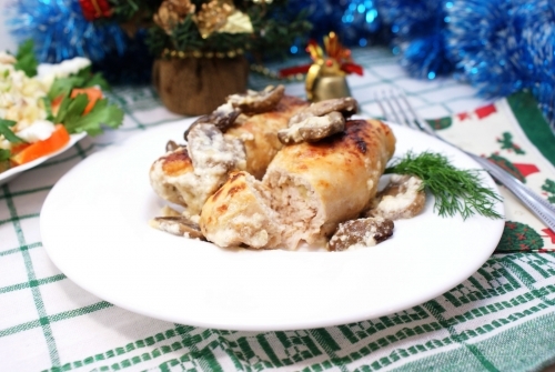 Куриные рулетики с грибами и сыром