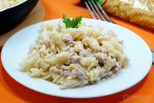 Макароны с индейкой в сливочном соусе