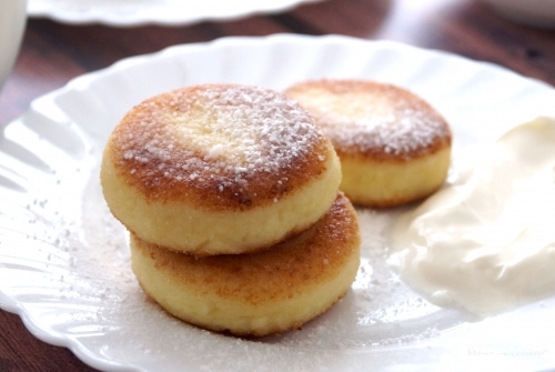 Нежные сырники с манкой на сковороде