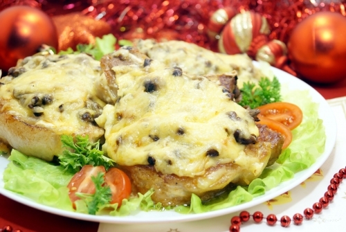 Отбивные с грибами и сыром Праздничное настроение