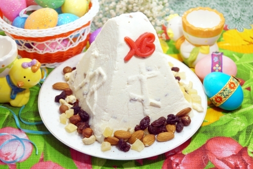 Пасха с изюмом