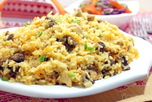 Плов с курицей и грибами