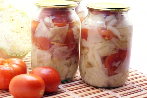 Помидоры на зиму с капустой и луком