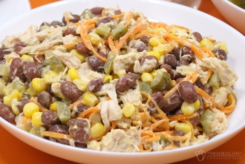 Салат из курицы с морковью по-корейски, фасолью и кукурузой