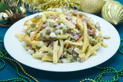 Салат с картофелем фри Зимний