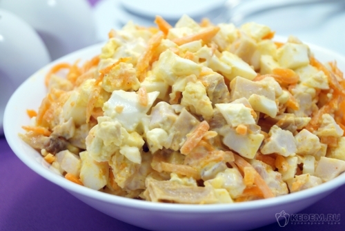 Салат с курицей и морковью Молния