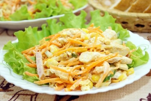 Салат с курицей Карусель