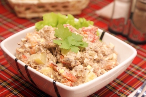 Салат с тунцом