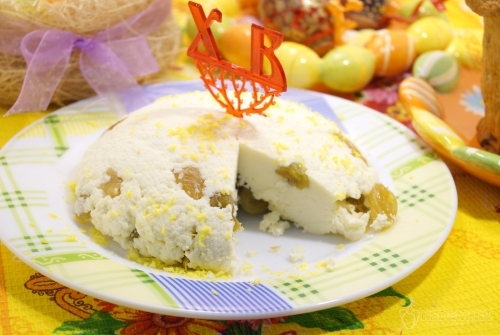 Сырная пасха с изюмом