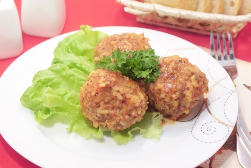 Тефтели в мультиварке с протёртыми помидорами