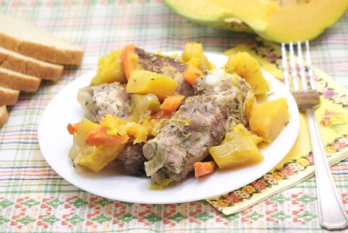 Запеченные ребрышки с тыквой