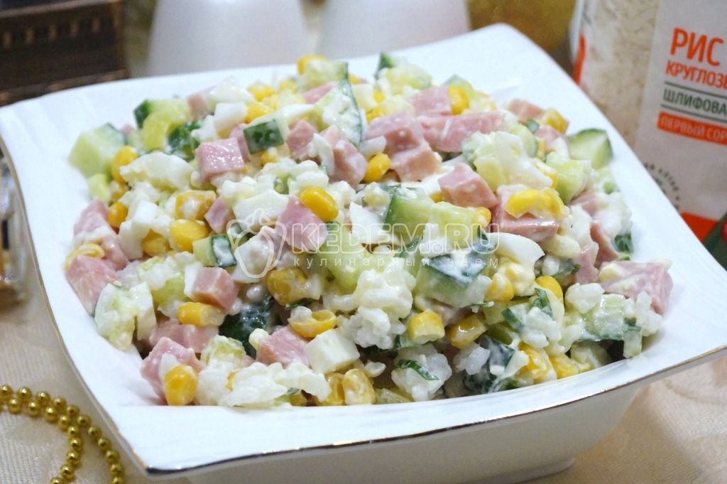 Новогодний салат с ветчиной и рисом Снежная фантазия