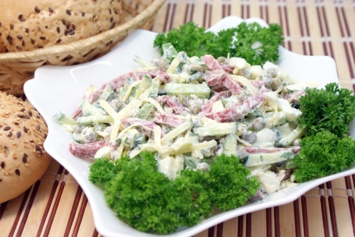 19 простых салатов на скорую руку: пошаговые рецепты с фото