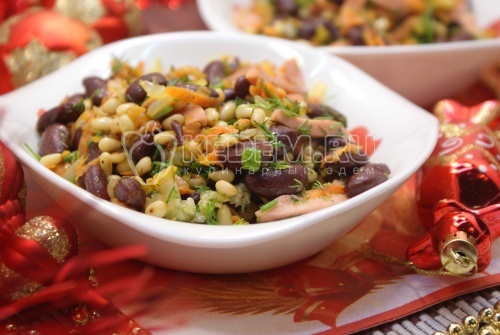 Рецепт Салат с красной фасолью и кедровыми орешками